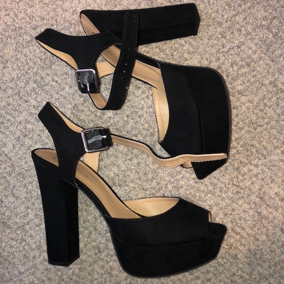 Black platform heels - Picture 3 of 3